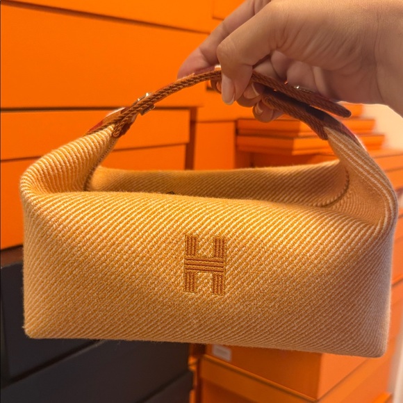 Hermes Tan Cosmetic Bag with Red Handle - Picture 5 of 10